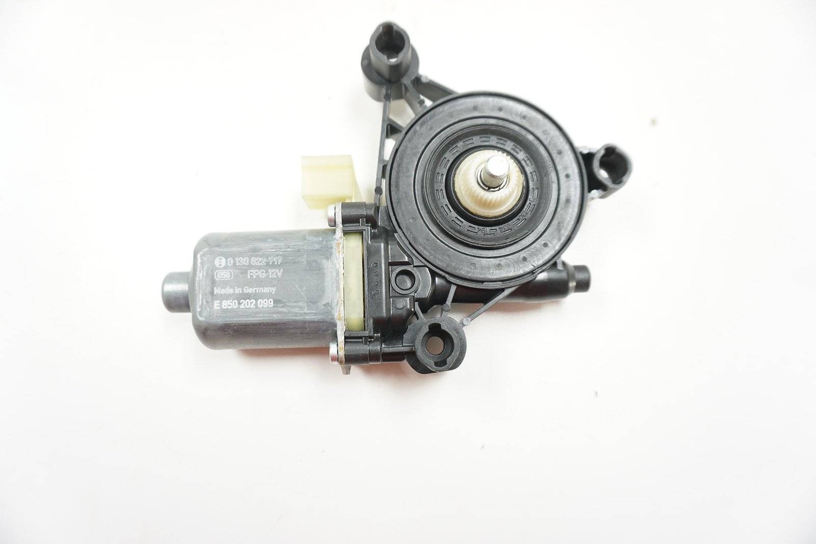 Motoras macara geam fata stanga Volkswagen Golf 7 / Skoda Octavia 3